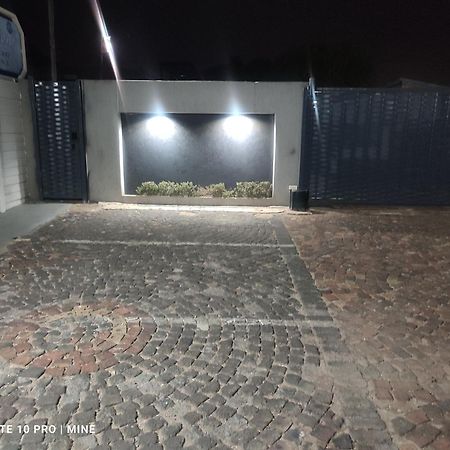 The Croc Guest House Спрингс Экстерьер фото