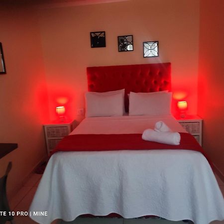 The Croc Guest House Спрингс Экстерьер фото