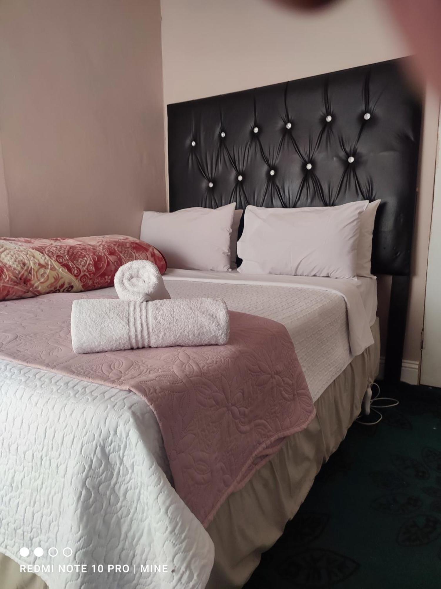 The Croc Guest House Спрингс Экстерьер фото