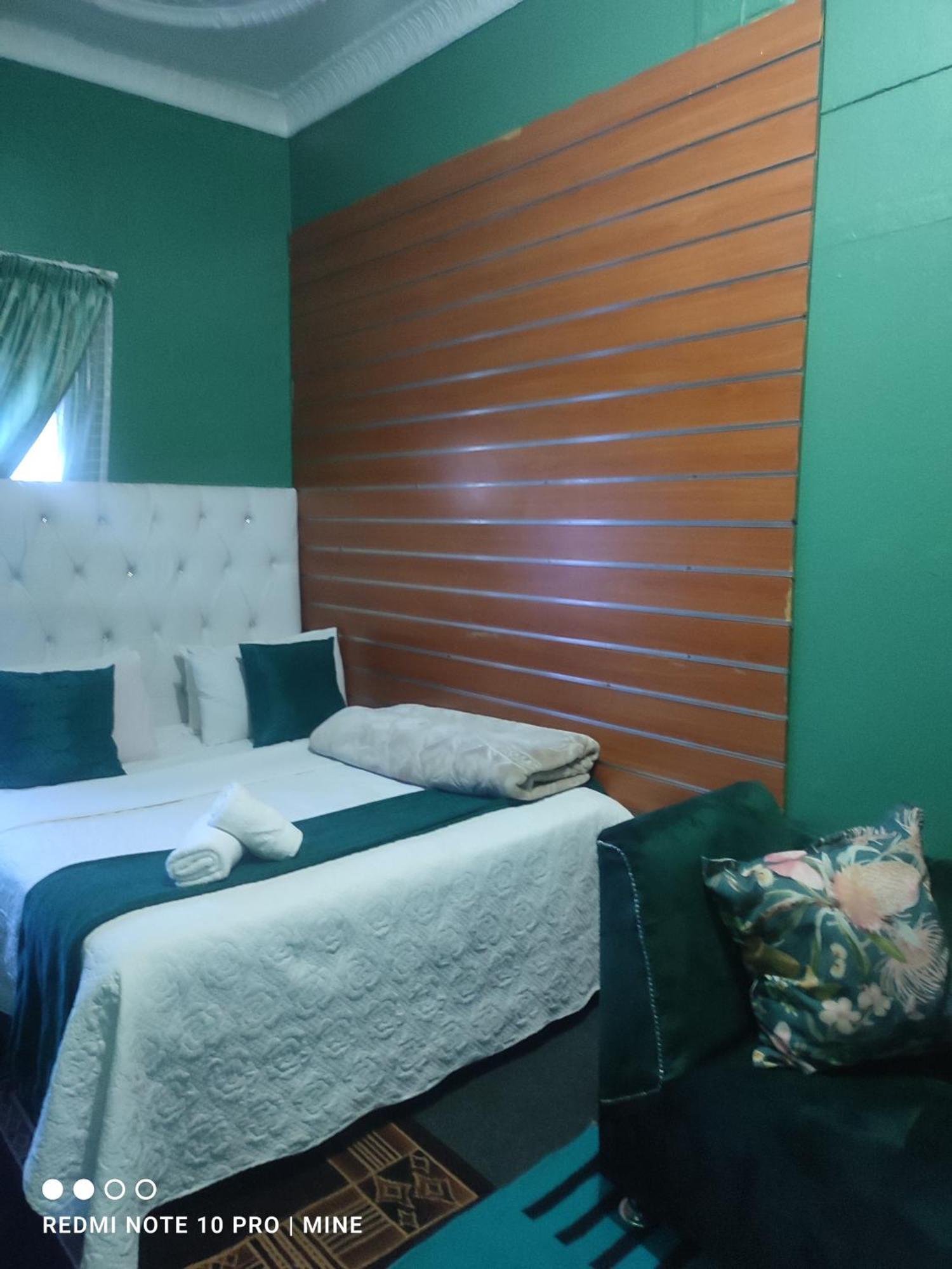 The Croc Guest House Спрингс Экстерьер фото