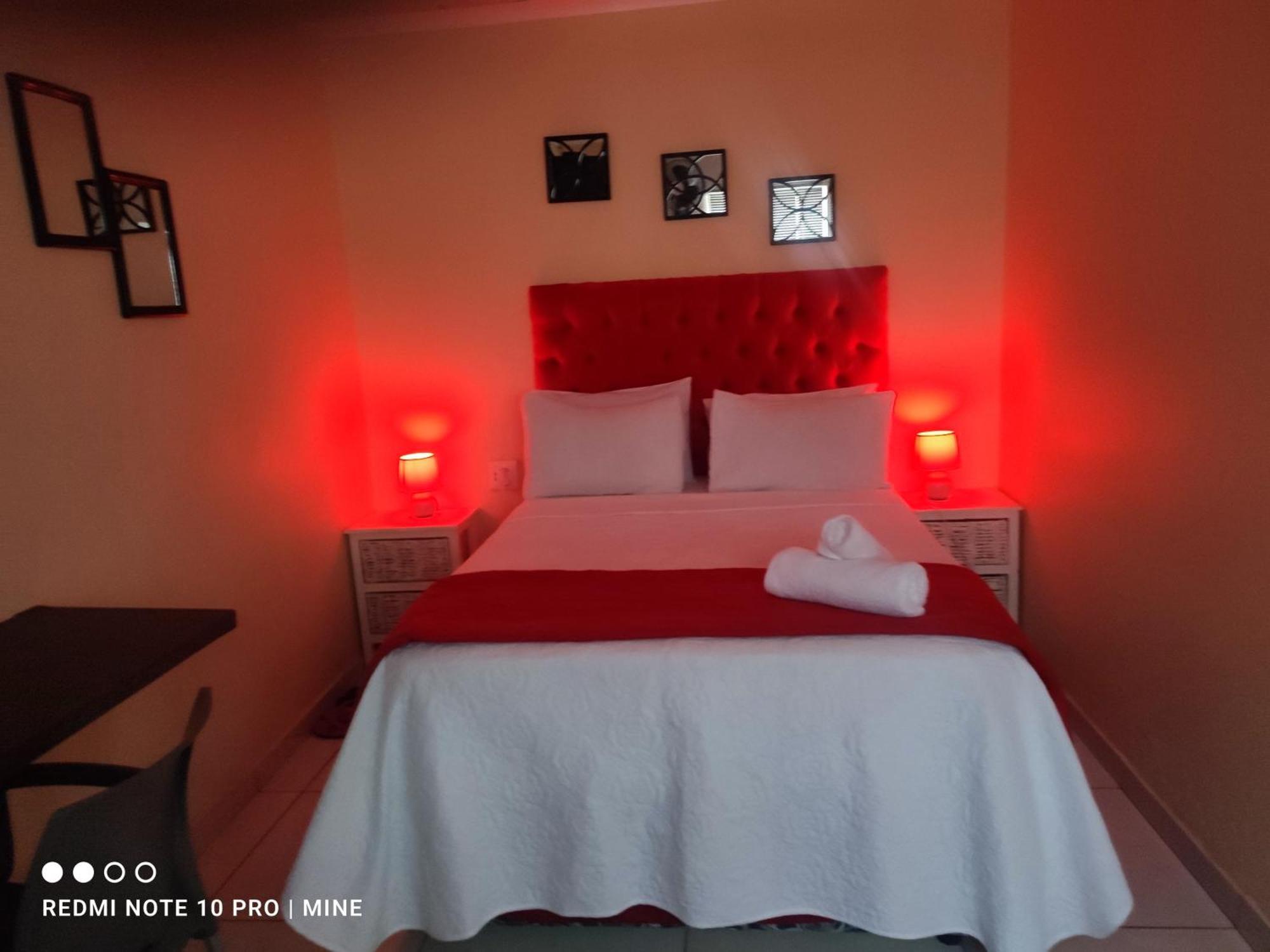 The Croc Guest House Спрингс Экстерьер фото